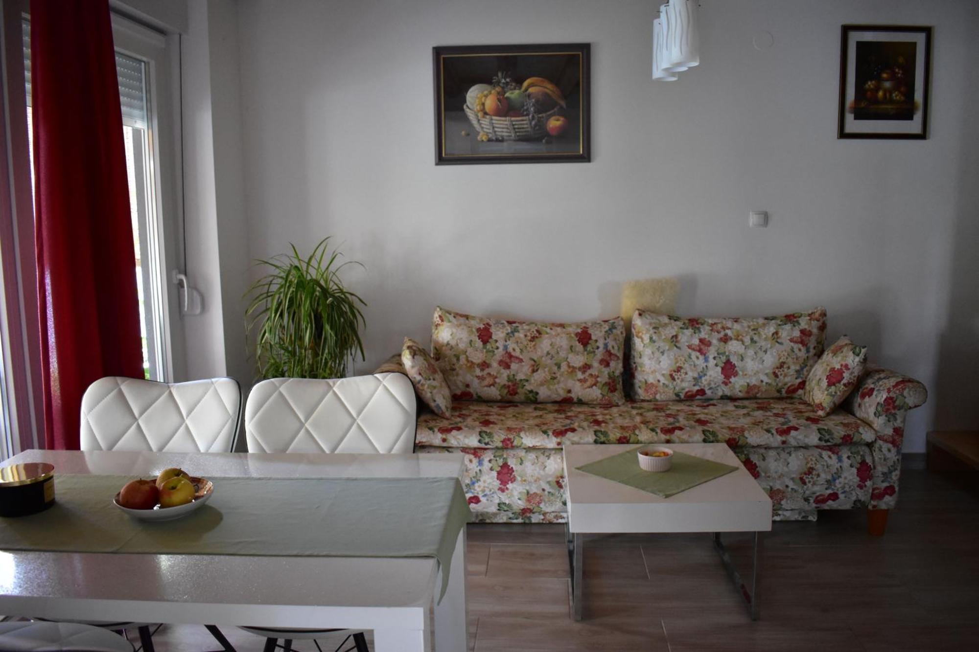 Apartman Tea Valpovo Eksteriør bilde